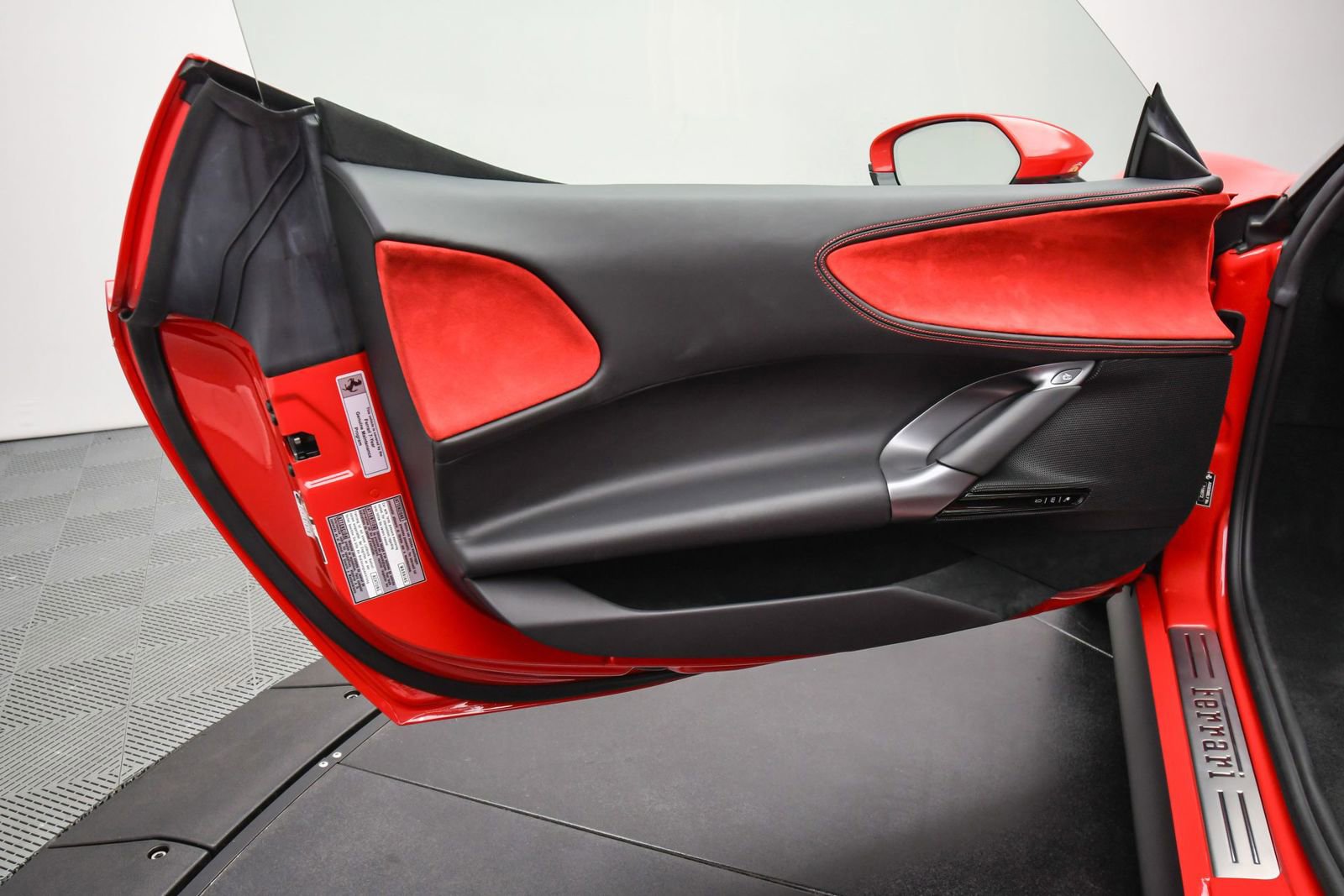 Used 2023 Ferrari SF90 Stradale image 52