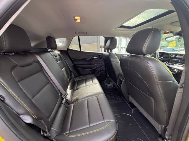 Used 2025 Chevrolet Trax ACTIV w/ Sunroof Package FWD image 13