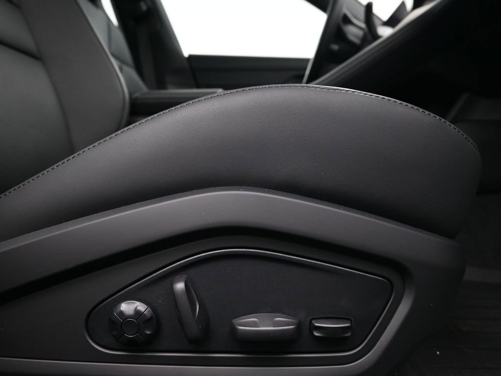 New 2026 Porsche Taycan RWD image 15