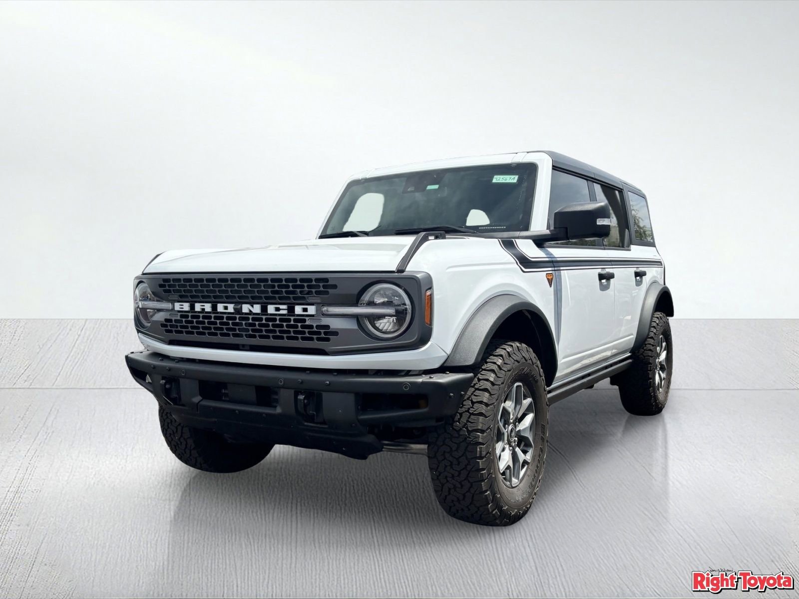 Used 2022 Ford Bronco Badlands image 2