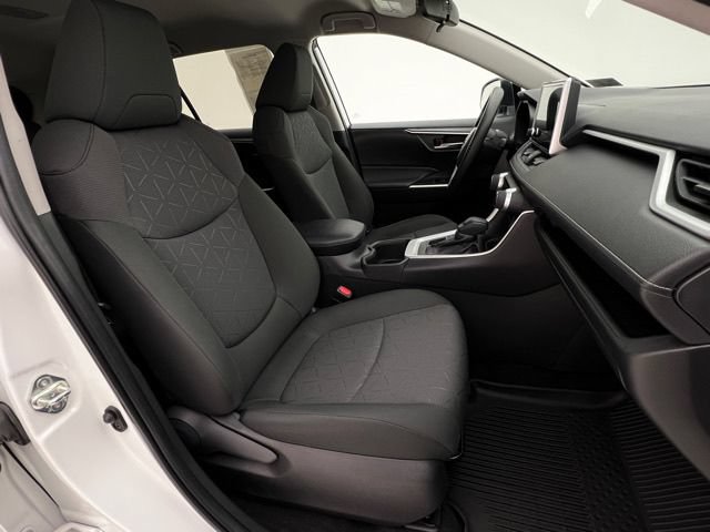 Used 2023 Toyota RAV4 XLE AWD/4WD image 17
