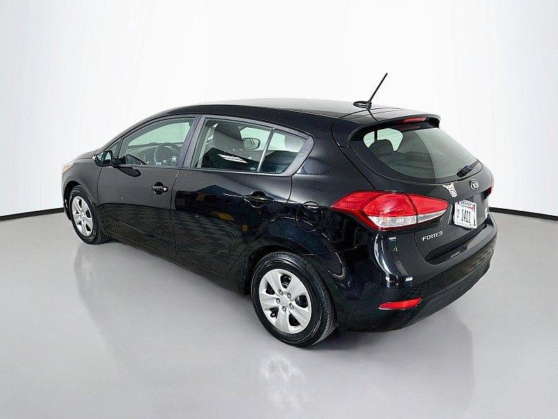 Used 2017 Kia Forte LX FWD image 5