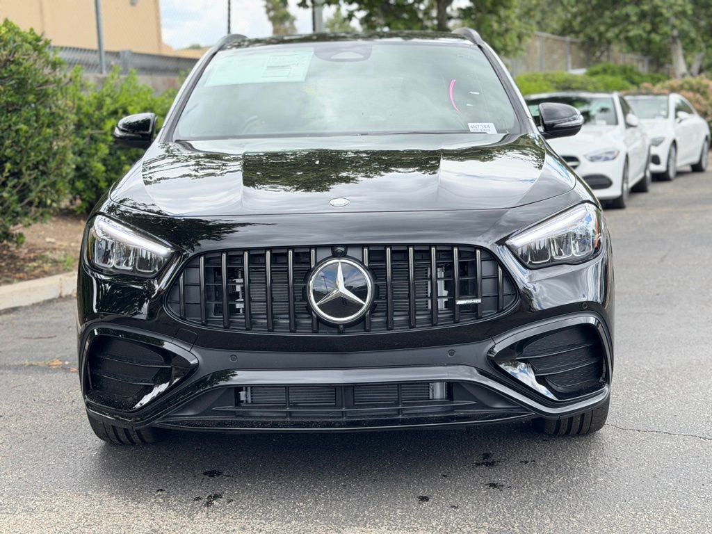 New 2026 Mercedes-Benz GLA 35 AMG 4MATIC image 5