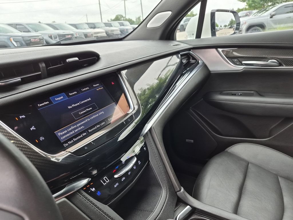 Used 2023 Cadillac XT6 Sport w/ Technology Package AWD/4WD image 28