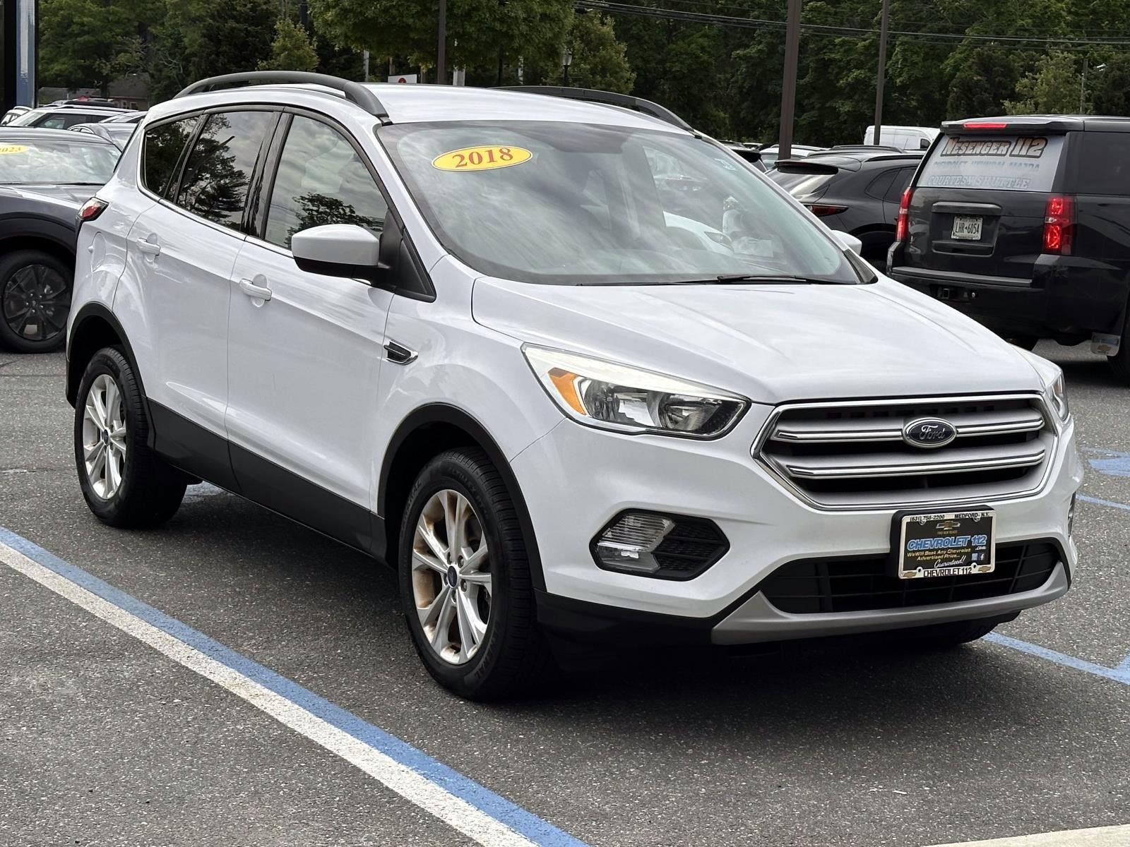 Used 2018 Ford Escape SE w/ SE Sync 3 Package AWD/4WD image 5