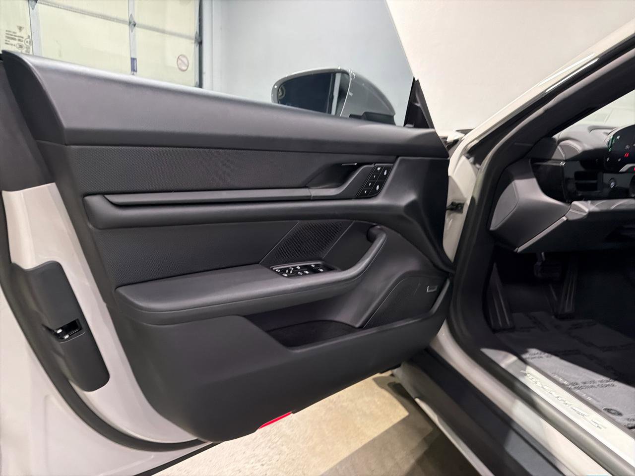 Used 2023 Porsche Taycan 4S w/ Premium Package image 14