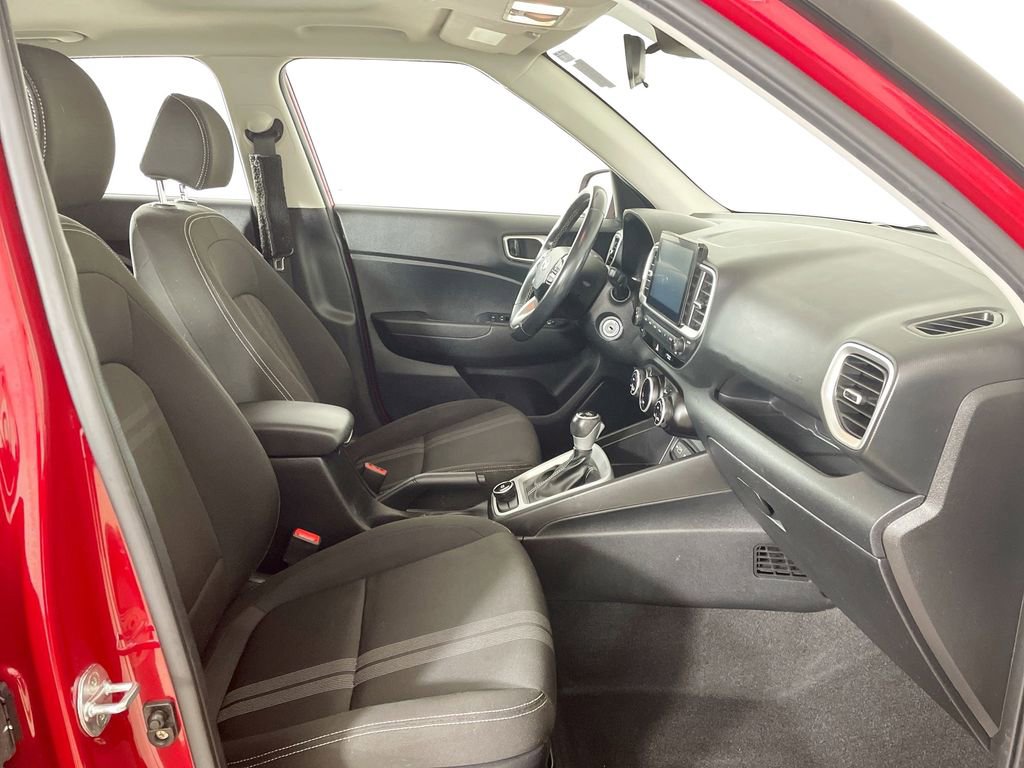 Used 2022 Hyundai Venue SEL w/ Cargo Package image 30