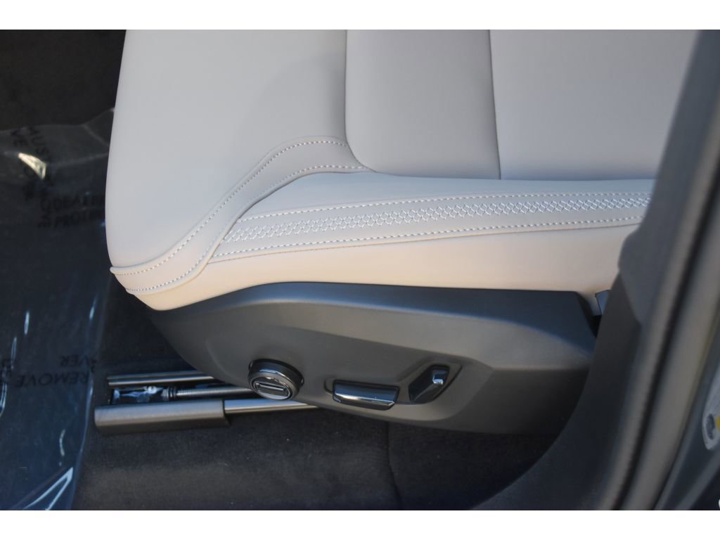 New 2026 Volvo XC90 B6 Plus w/ Protection Package Premier image 34