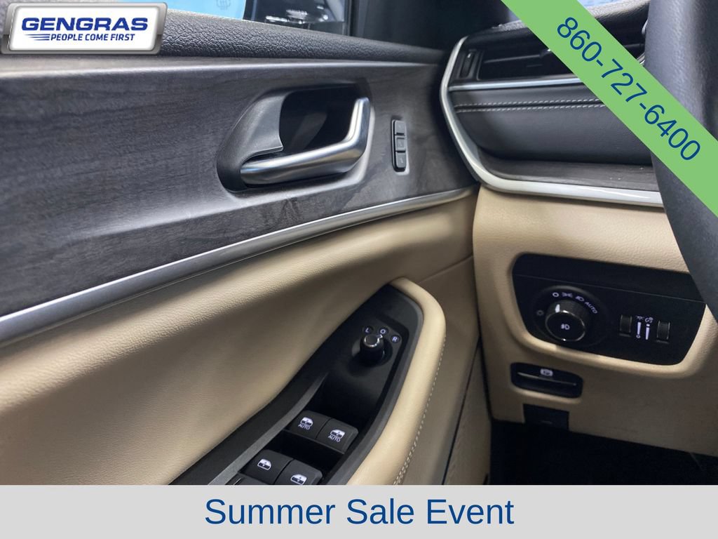 Used 2024 Jeep Grand Cherokee Limited w/ Luxury Tech Group II AWD/4WD image 25