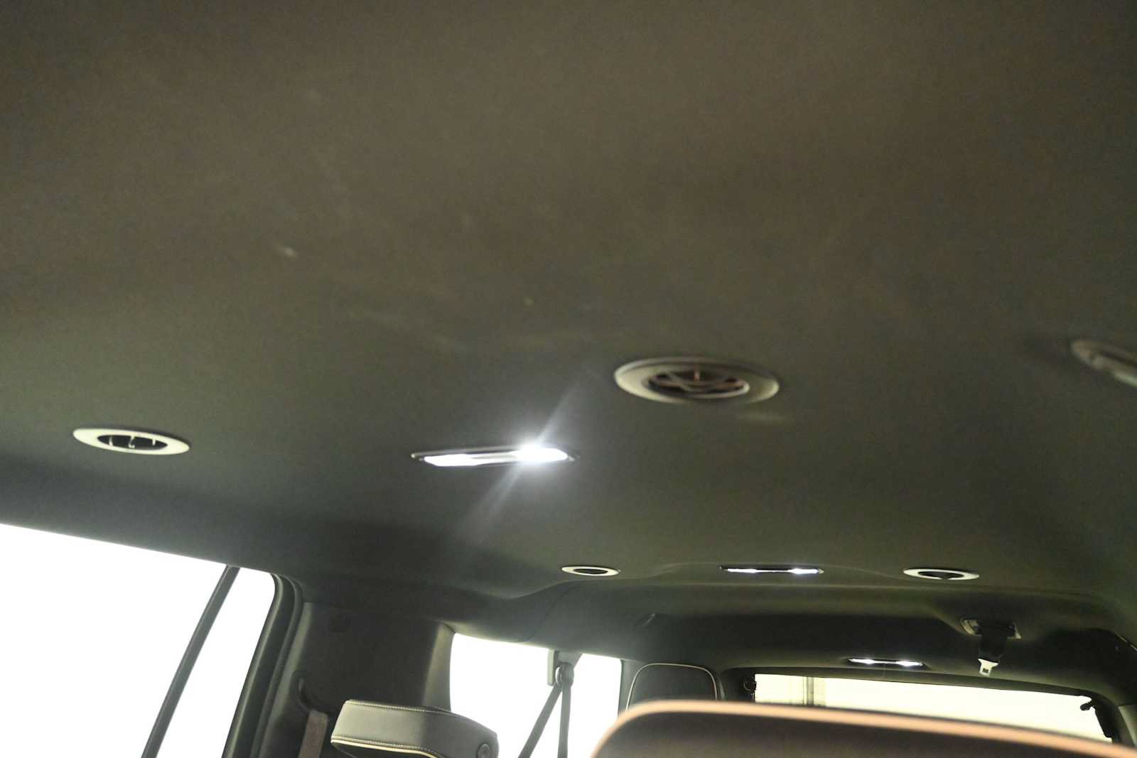 Used 2025 GMC Yukon XL Elevation AWD/4WD image 28