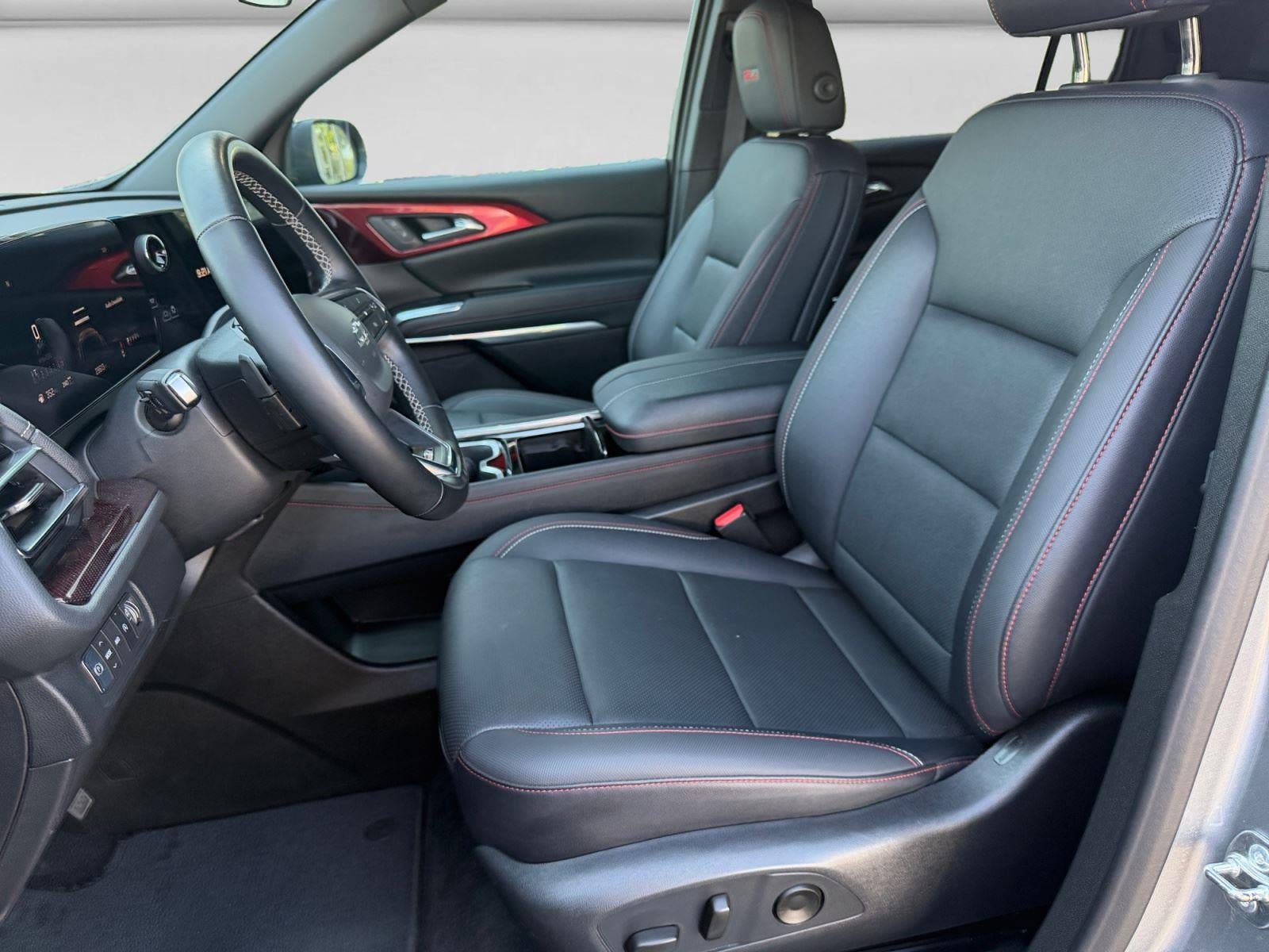 Used 2025 Chevrolet Traverse Z71 AWD/4WD image 10