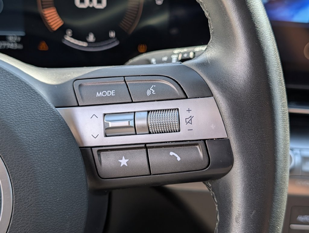Used 2025 Hyundai Kona SEL FWD image 22
