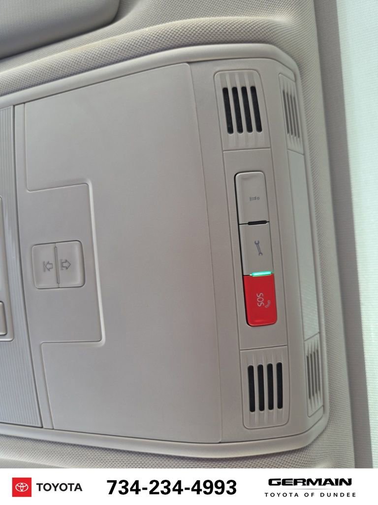 Used 2022 Volkswagen Taos SEL w/ Panoramic Sunroof Package image 34