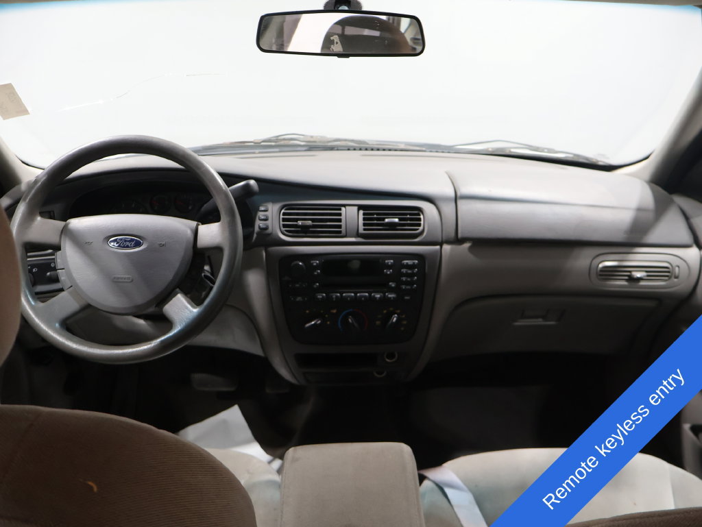 Used 2005 Ford Taurus SE FWD image 3