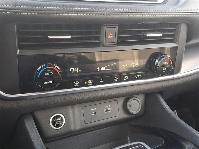 Used 2023 Nissan Rogue SV image 12