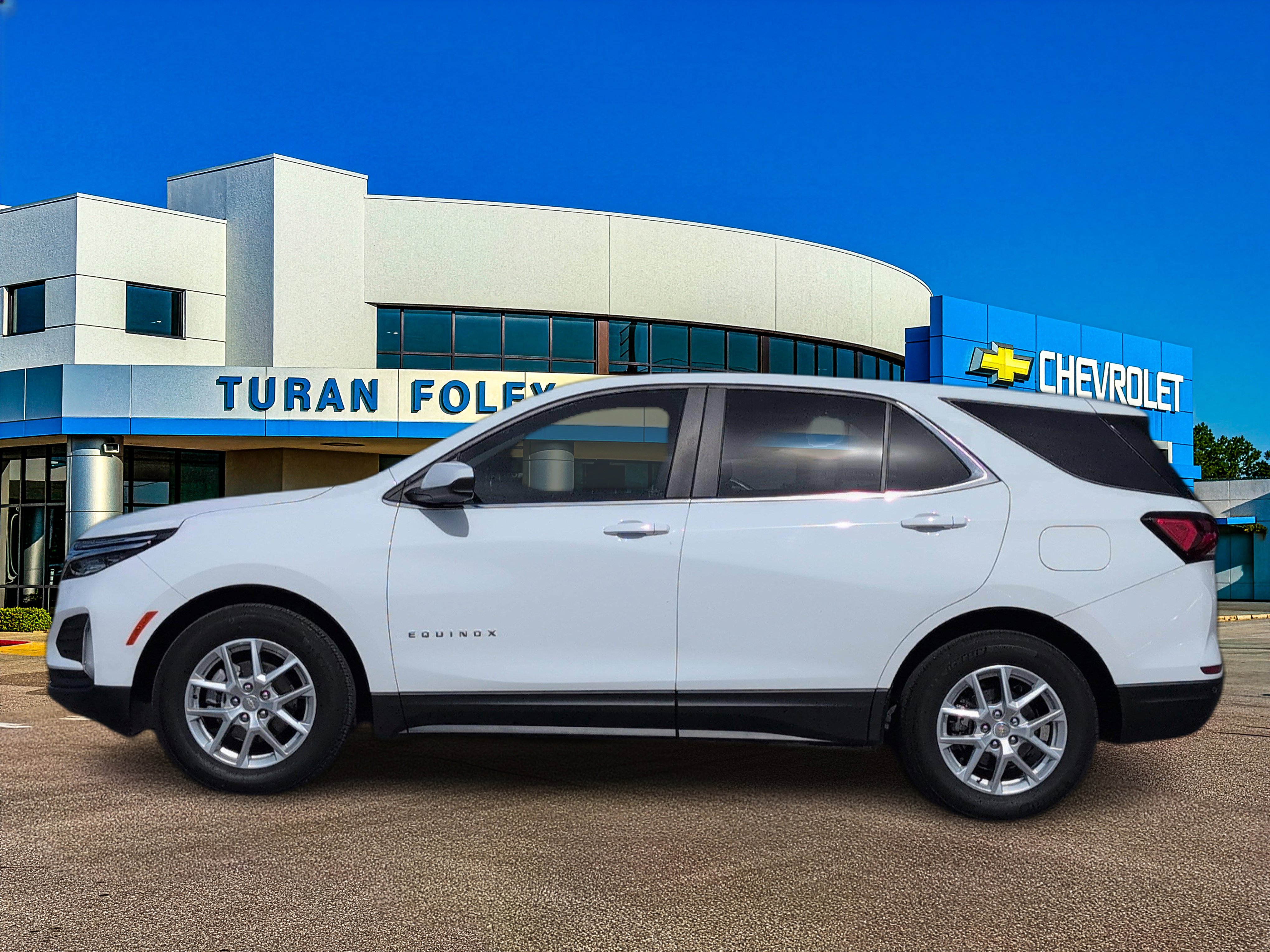 Certified 2024 Chevrolet Equinox LT FWD image 2