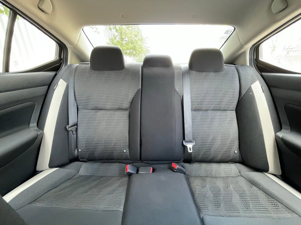 Used 2022 Nissan Versa SV image 29