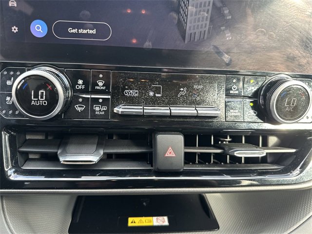 Used 2023 Toyota Highlander Limited image 17