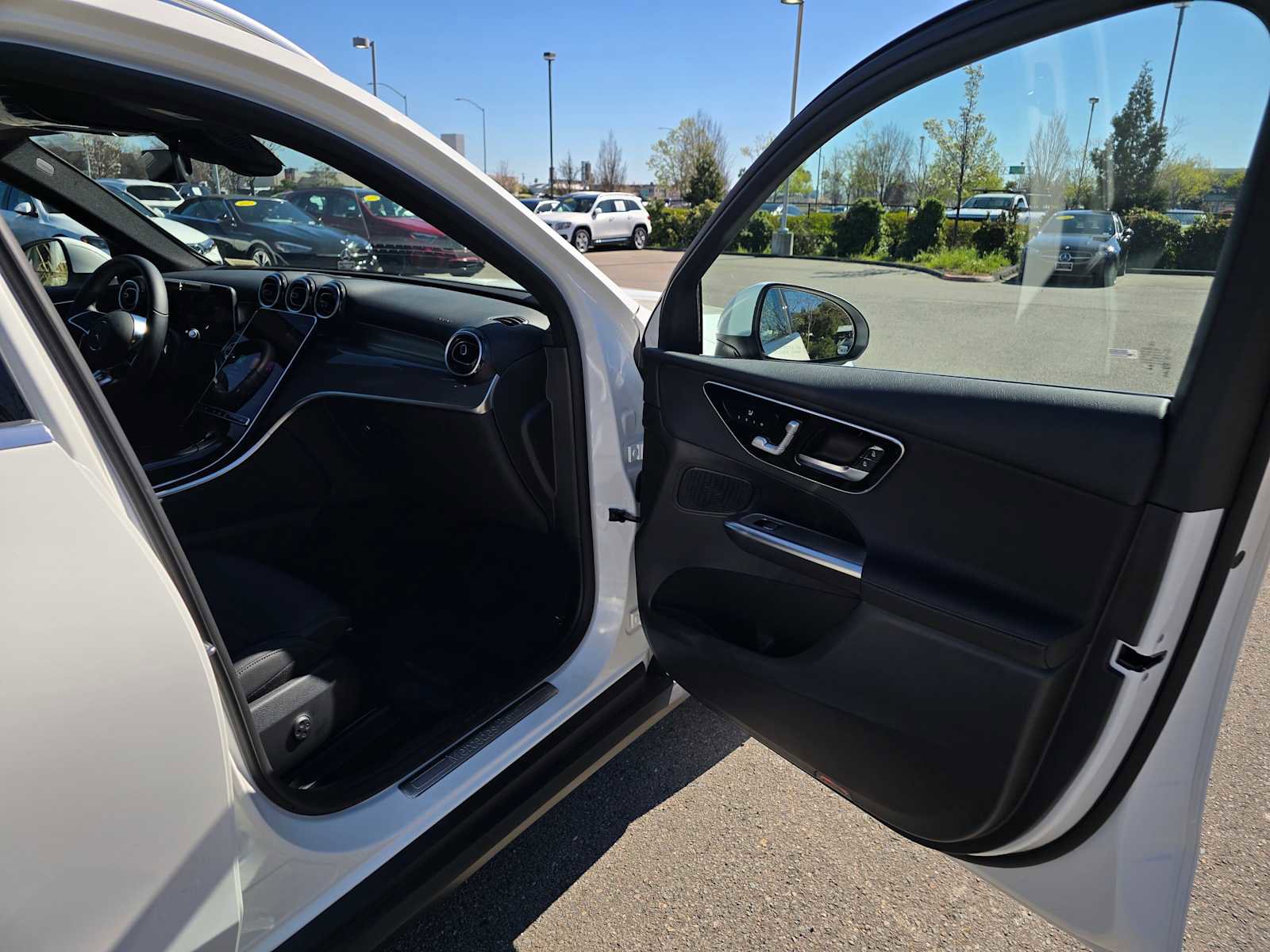 Used 2026 Mercedes-Benz GLC 300 image 13