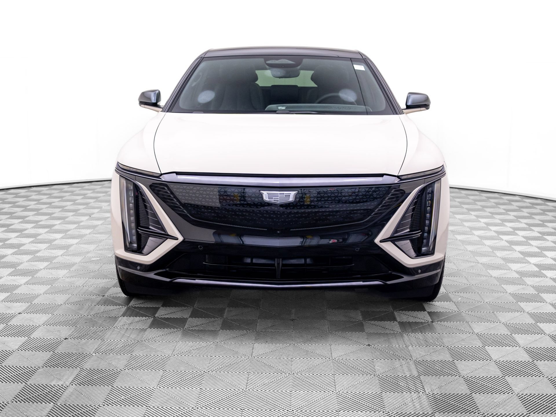 New 2027 Cadillac Lyriq Signature Sport w/ LPO, ONYX Package AWD/4WD image 8