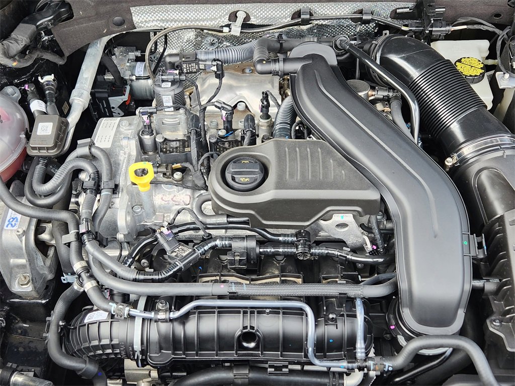 New 2024 Volkswagen Taos SE image 9