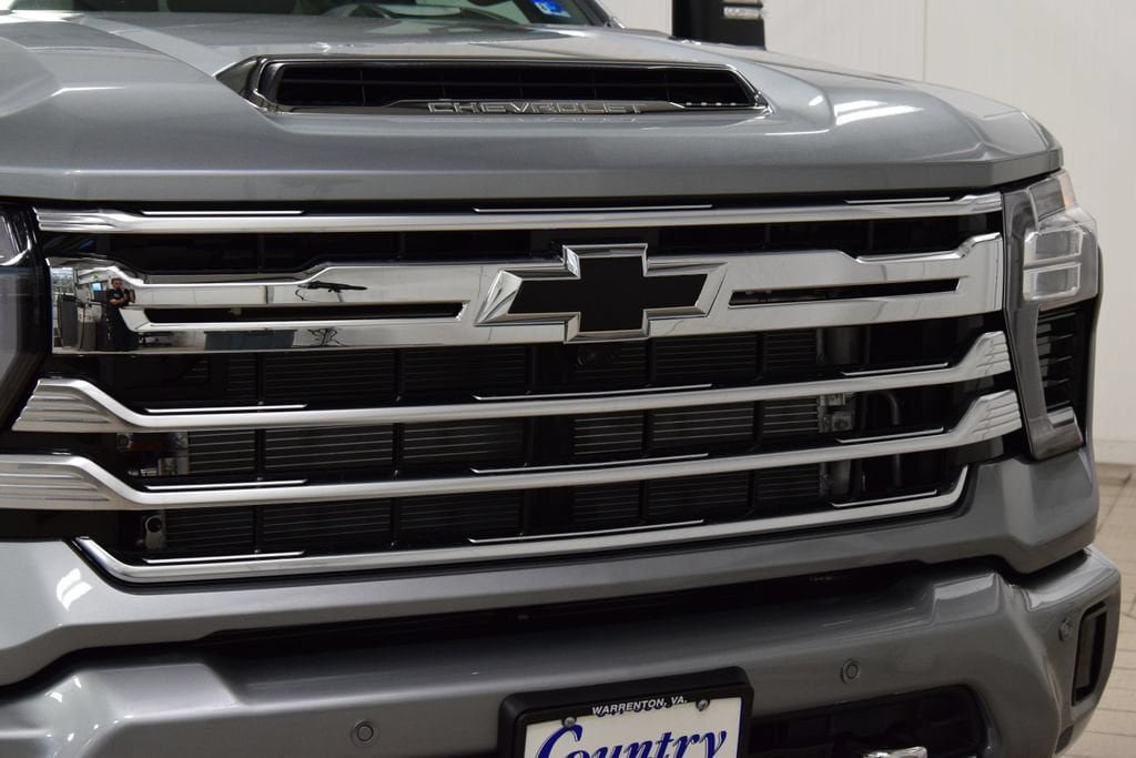 New 2026 Chevrolet Silverado 2500 High Country w/ High Country Premium Package AWD/4WD image 11