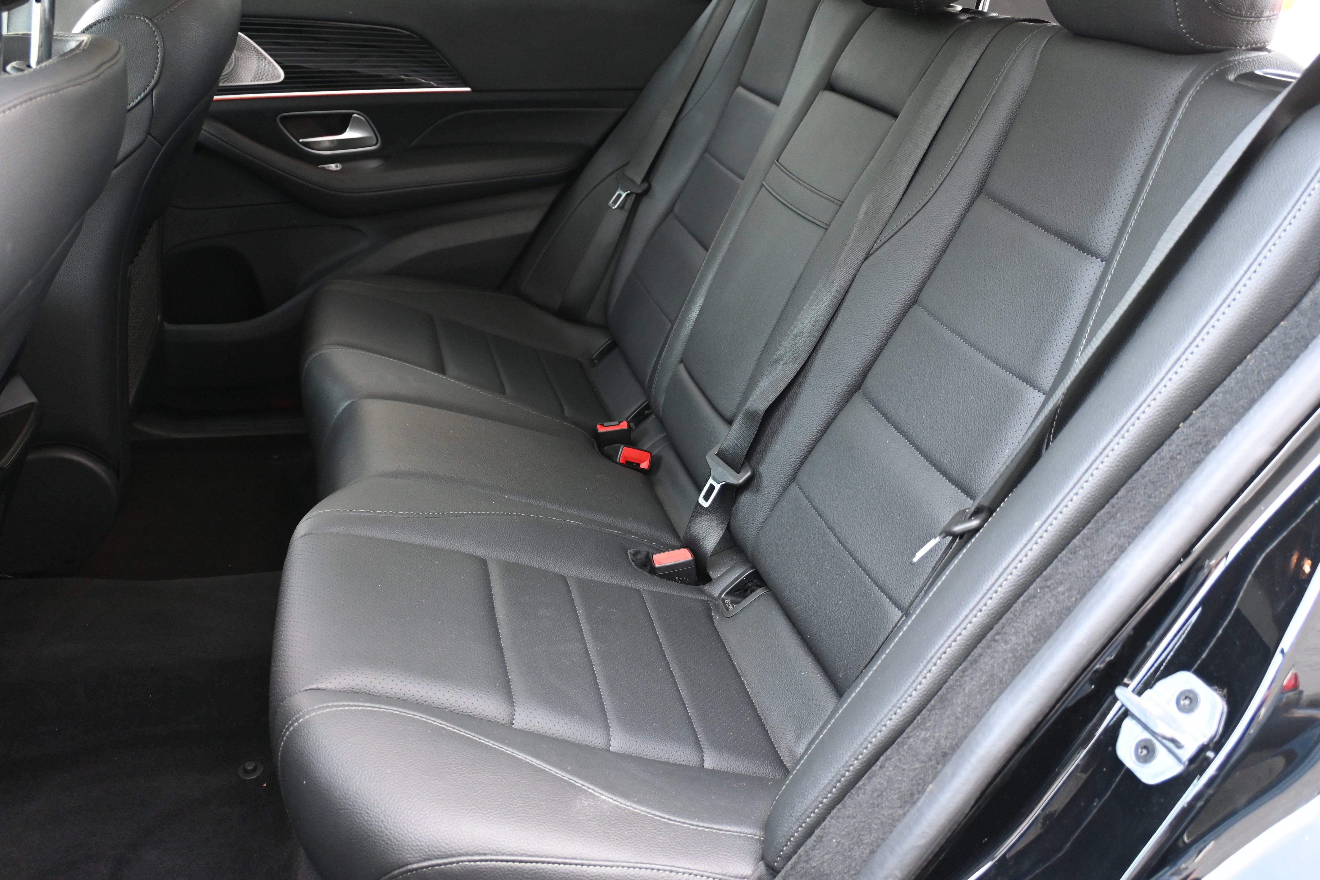 Used 2024 Mercedes-Benz GLE 350 4MATIC w/ AMG Line Exterior image 32