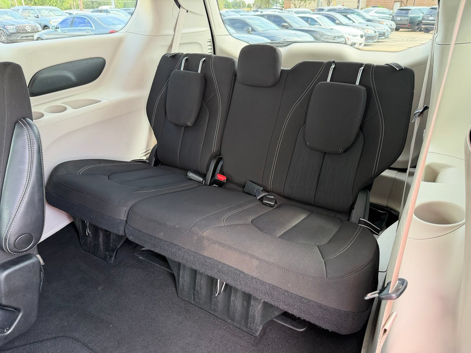 Used 2023 Chrysler Voyager LX FWD image 23