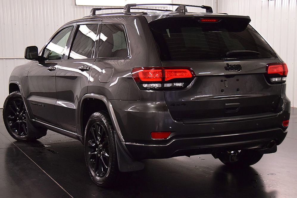 Used 2020 Jeep Grand Cherokee Altitude AWD/4WD image 5