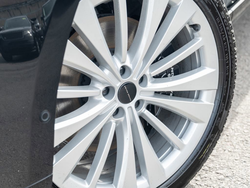 New 2026 Land Rover Range Rover Long Wheelbase Autobiography image 9