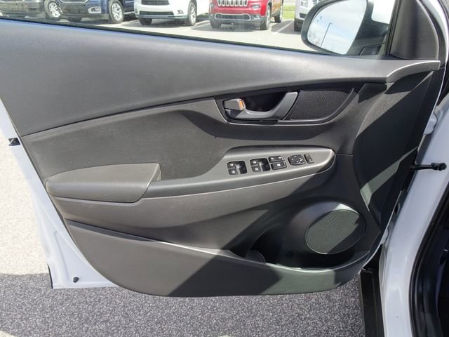 Used 2023 Hyundai Kona SE image 12