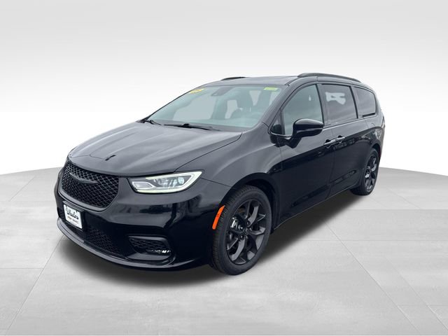 Used 2025 Chrysler Pacifica Limited image 1