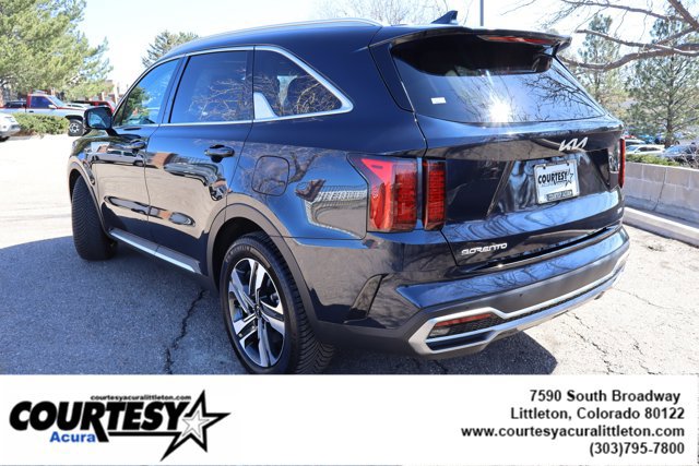 Used 2023 Kia Sorento EX w/ Panoramic Sunroof Package image 4