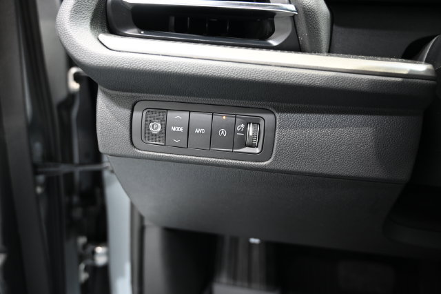 New 2027 Chevrolet Traverse LT w/ LPO, Floor Liner Package AWD/4WD image 26
