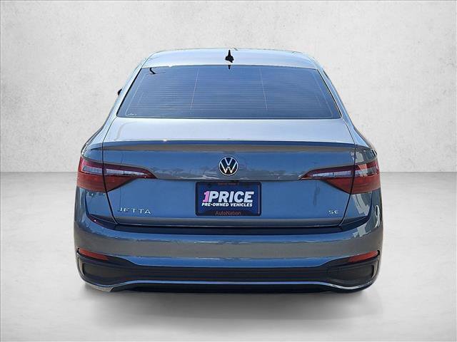 Used 2023 Volkswagen Jetta SE w/ Panoramic Sunroof Package FWD image 7