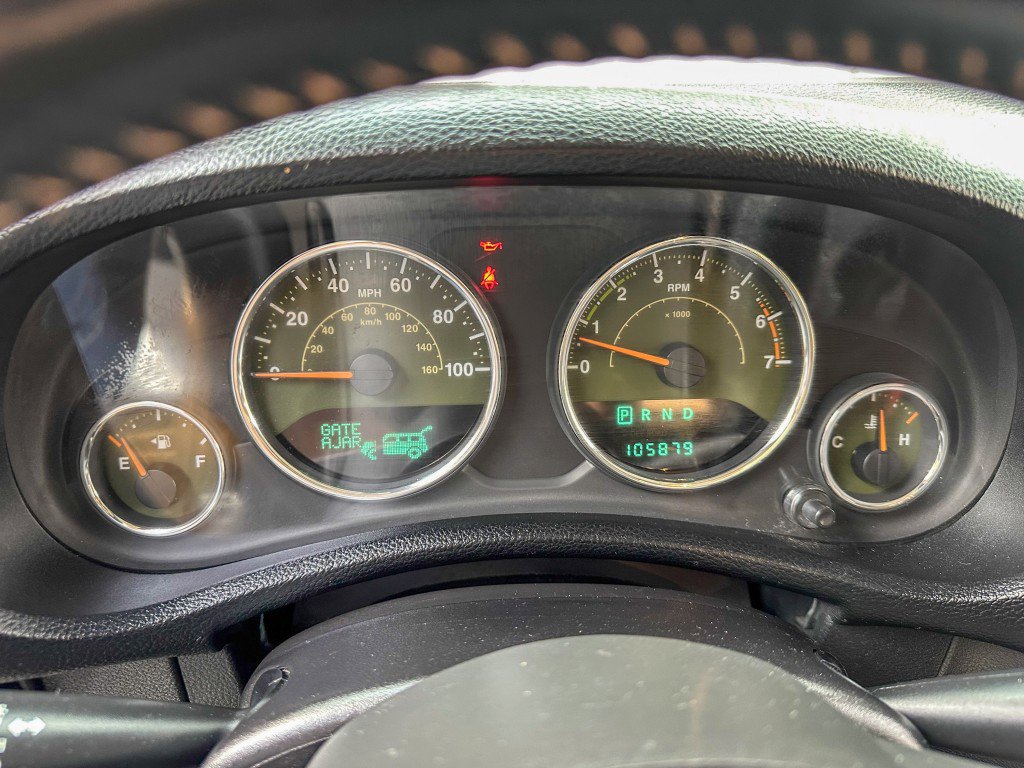 Used 2011 Jeep Wrangler Unlimited 70th Anniversary w/ Connectivity Group image 20