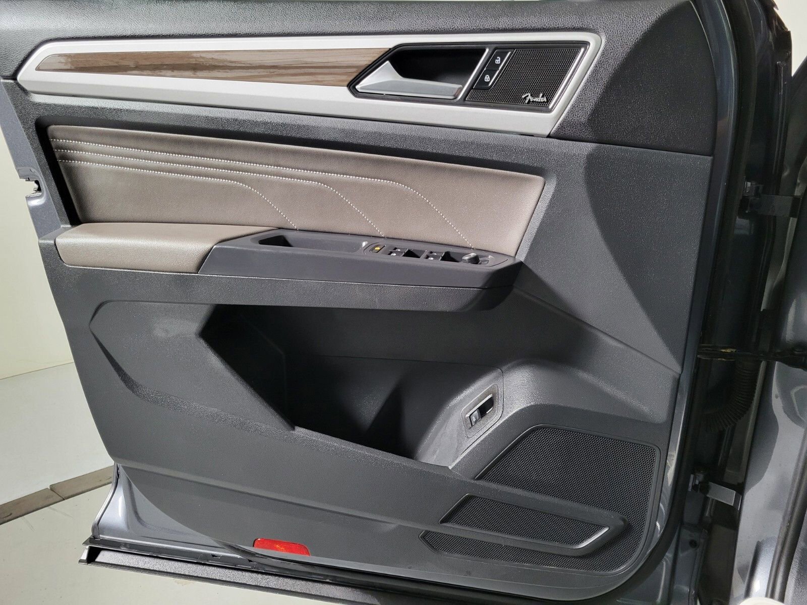 Used 2021 Volkswagen Atlas SEL Premium image 34