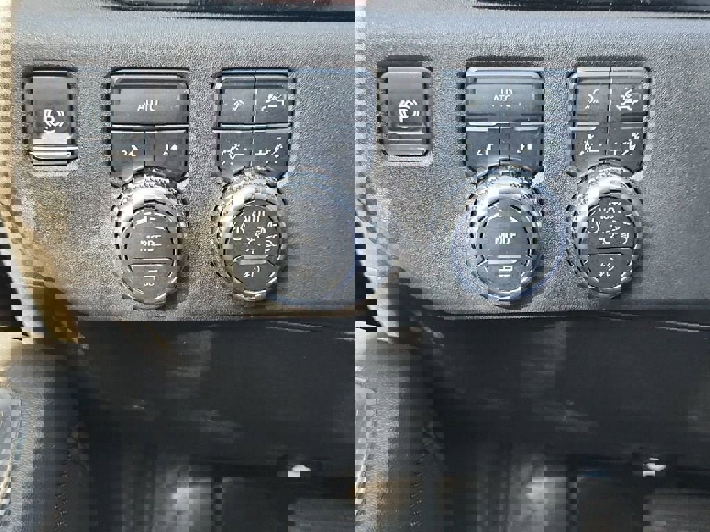 Used 2024 GMC Sierra 1500 SLT image 29