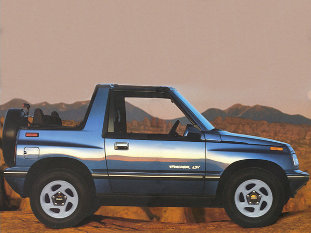 Used 1993 Geo Tracker 4WD 2-Door video 2