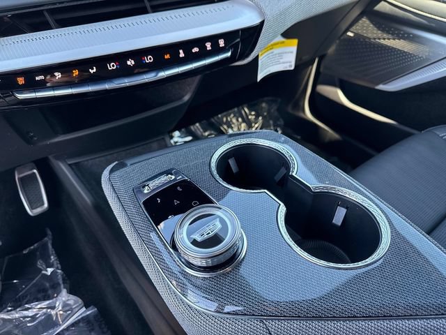Certified 2025 Cadillac Optiq Luxury 2 w/ LPO, Floor Liner Package AWD/4WD image 25