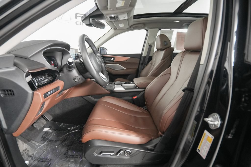 Used 2023 Acura MDX SH-AWD w/ Technology Package image 9