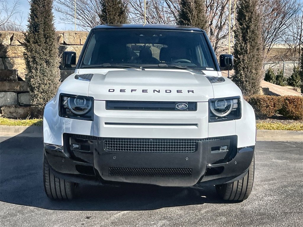 Used 2026 Land Rover Defender 130 X-Dynamic SE image 8