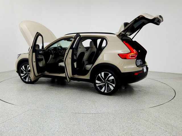 New 2026 Volvo XC40 B5 Ultra w/ Climate Package image 12