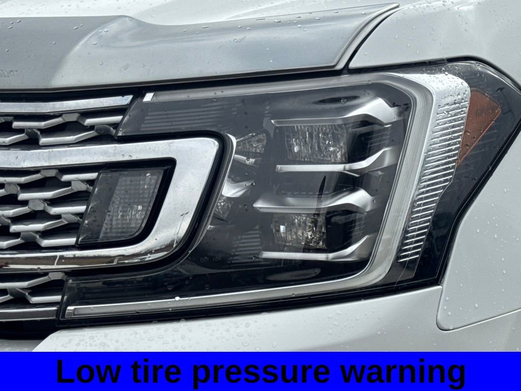 Used 2020 Ford Expedition Platinum image 17