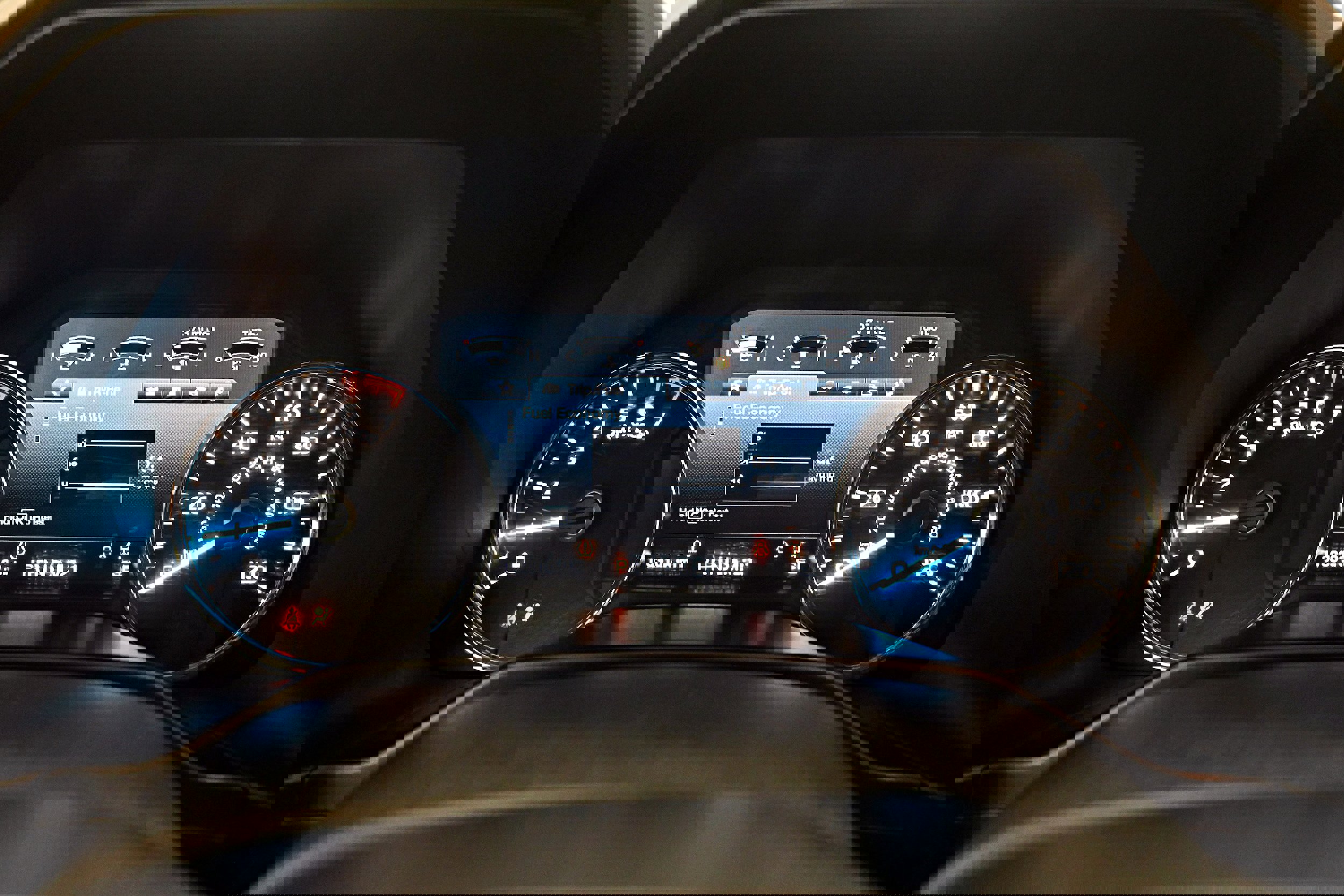 Used 2016 Ford F150 Lariat w/ Equipment Group 502A Luxury image 7