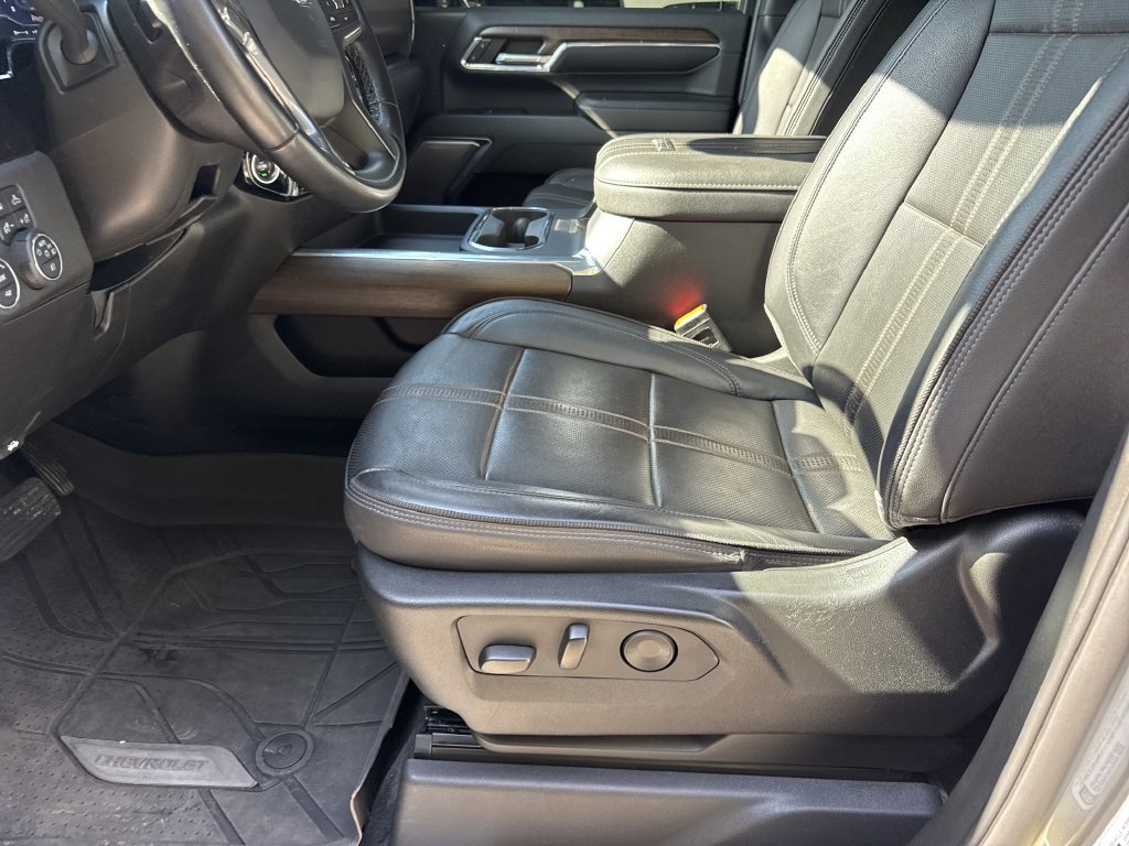 Used 2024 Chevrolet Silverado 2500 High Country w/ High Country Premium Package AWD/4WD image 9