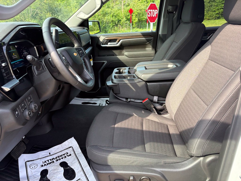 Used 2026 Chevrolet Silverado 1500 LT AWD/4WD image 15