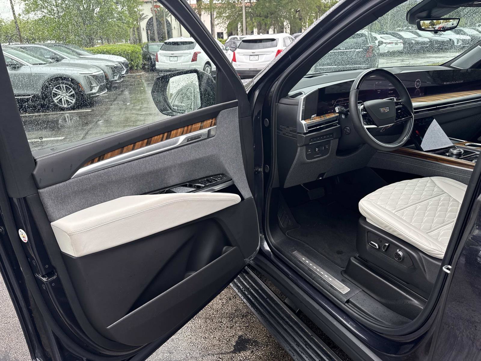 Used 2025 Cadillac Escalade Sport Platinum image 21