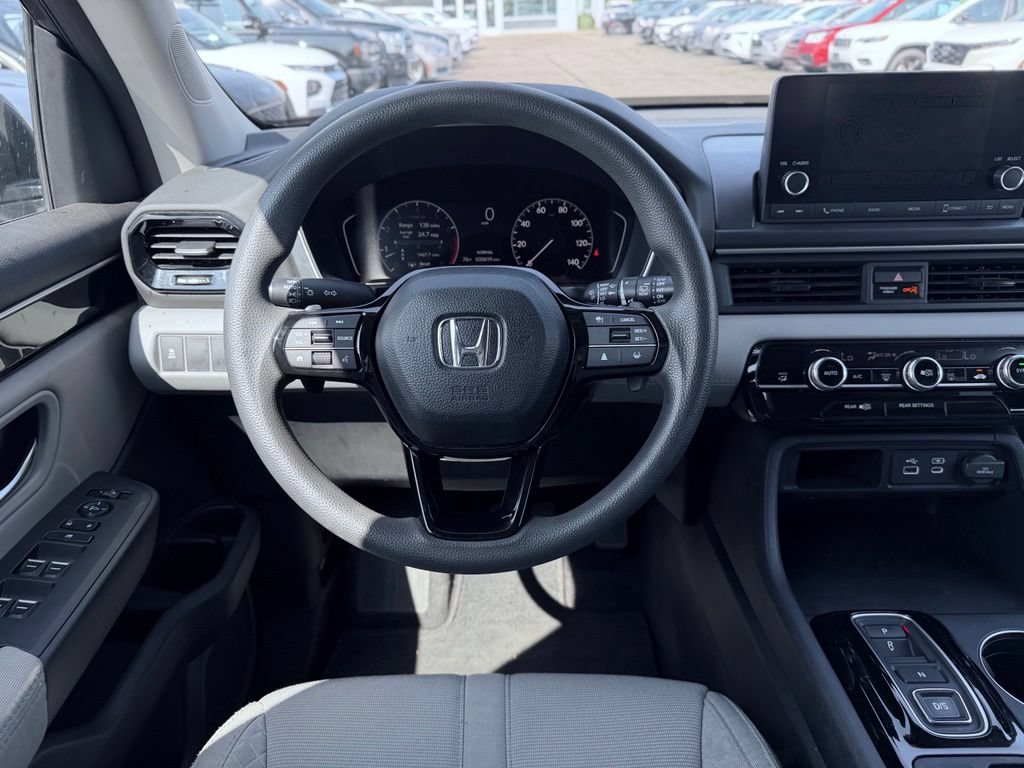 Used 2023 Honda Pilot LX image 28