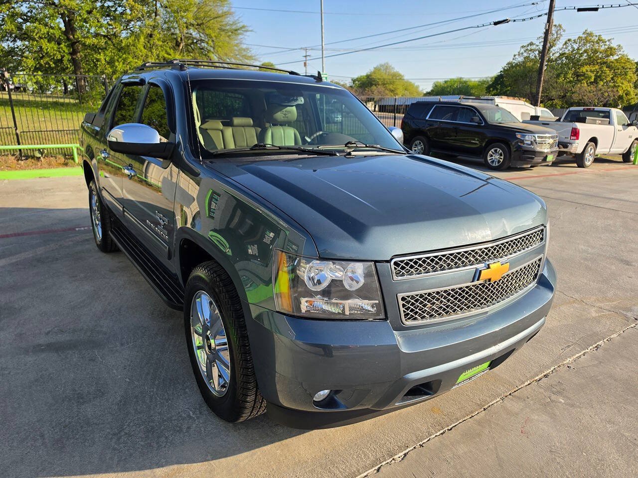 Used 2012 Chevrolet Avalanche LT w/ Texas Edition RWD image 5